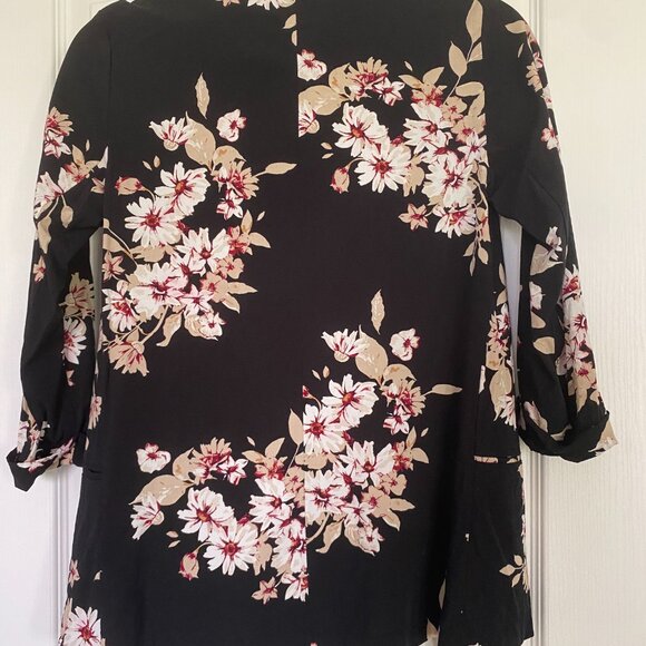 Dynamite Blazer with Pink and White Floral Design Size XS - Picture 4 of 7